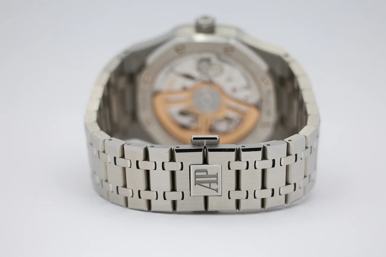 Men’s Quartz Watch – Sleek, Minimalist Design with Stainless Steel Strap
