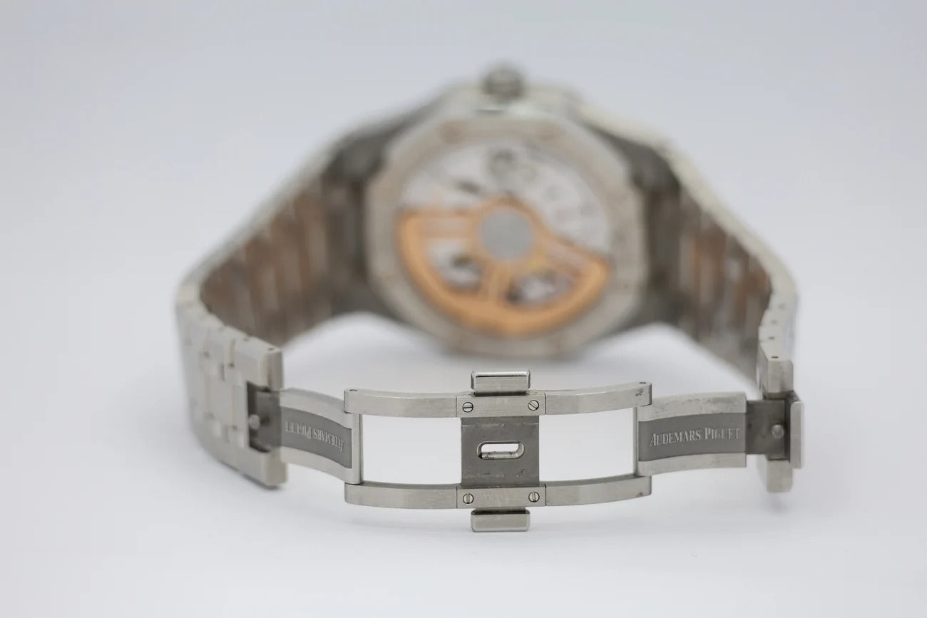 Men’s Quartz Watch – Sleek, Minimalist Design with Stainless Steel Strap